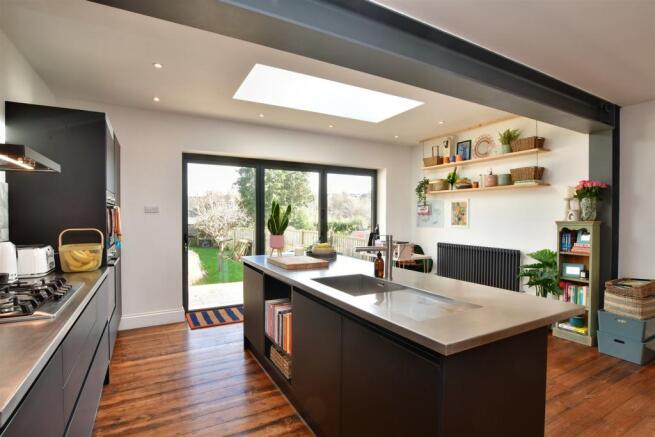 Kitchen/ Dining Area
