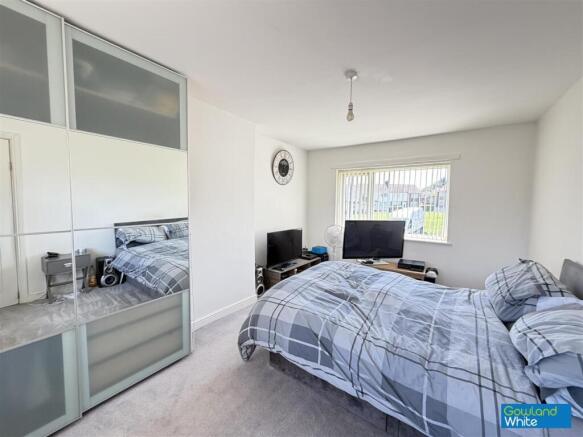 2 bed Semi-Detached for sale Image 7