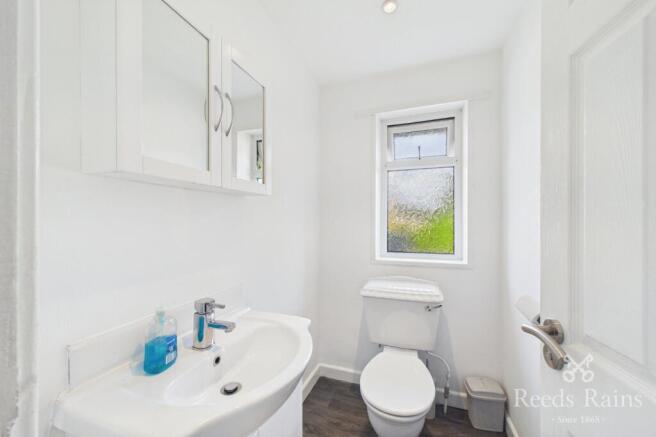 4 bed Detached for sale Image 10