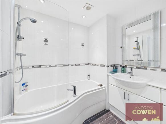 2 bed Apartment for sale Image 5