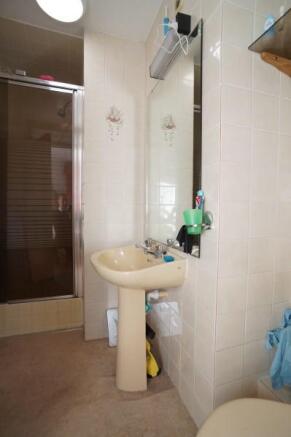 En-Suite To Bed 1
