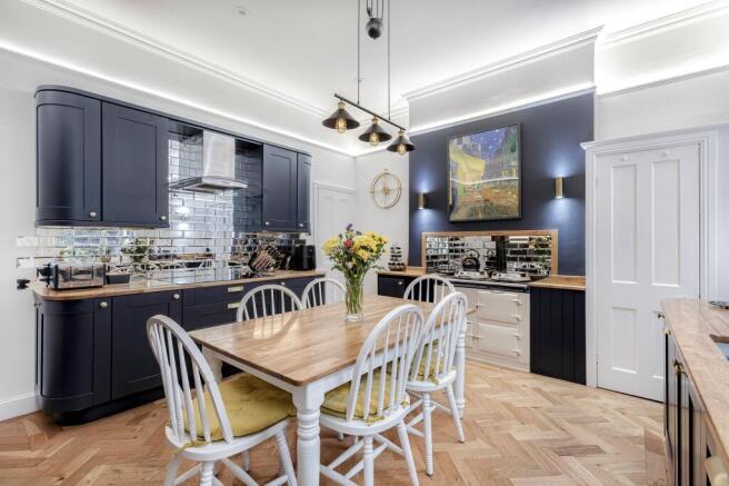 6 bed Character Property for sale Image 3