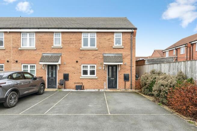 2-bed terraced on Longwall Road, Pontefract, £55,000