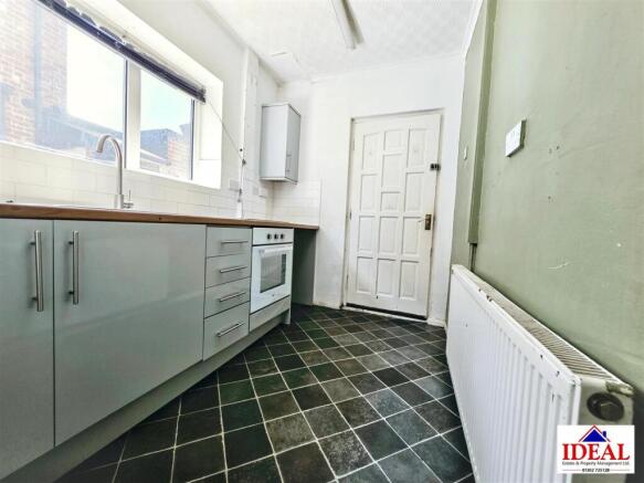 3 bed Semi-Detached for sale Image 5