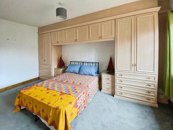 3 bed Semi-Detached for sale Image 12
