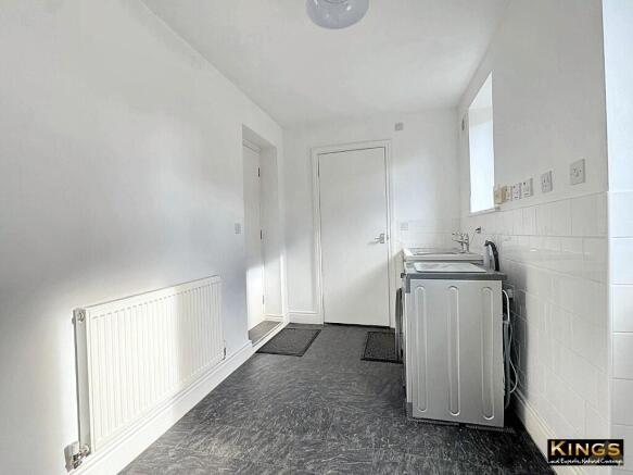 3 bed Semi-Detached for sale Image 12