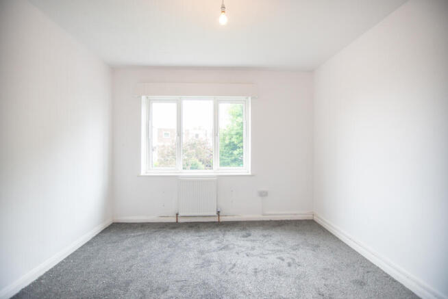 3 bed Semi-Detached to rent Image 11