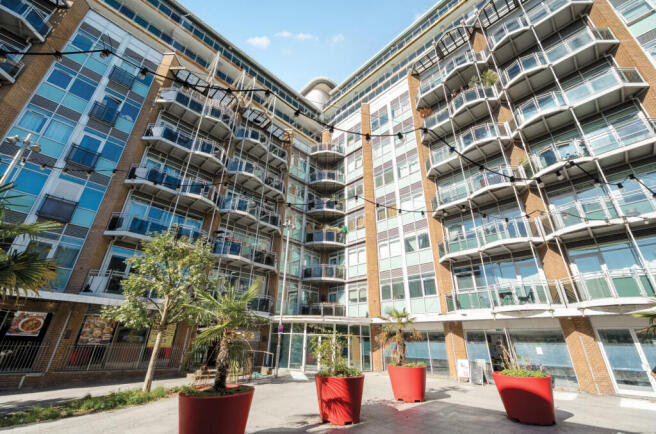 1363899-18-68e4ac...