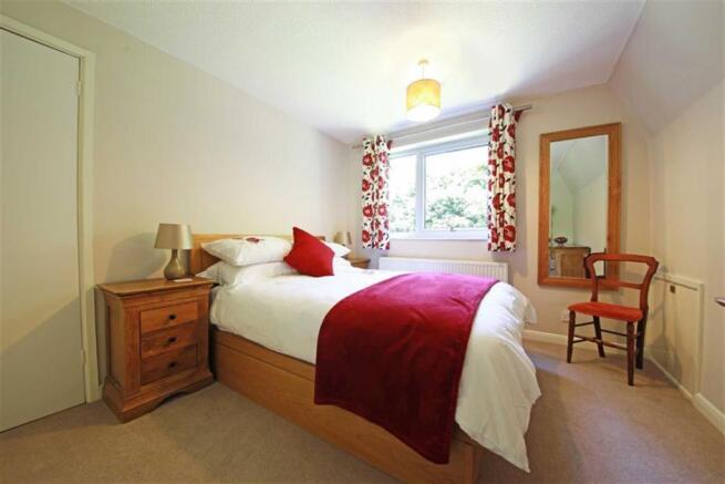 BEDROOM 2