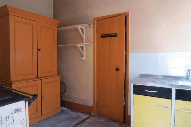 Kitchen: