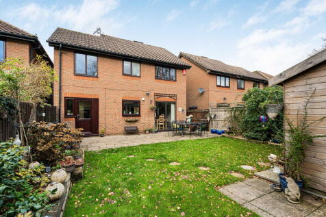 Twyner Close, Horley, RH6