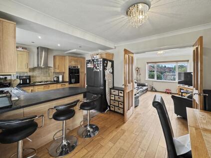 Peveril Close, Whitefield, M45