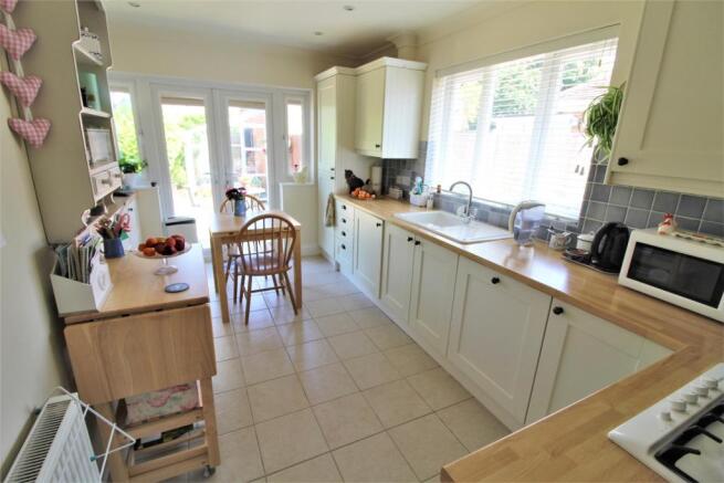 KITCHEN/BREAKFAST ROOM