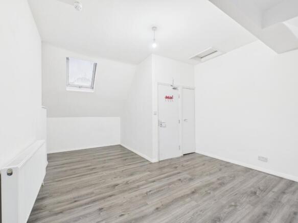 4 bed Terraced for sale Image 12