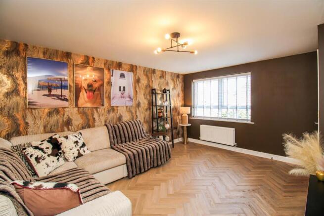 3 bed Terraced for sale Image 7