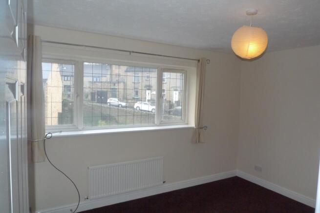 2 bed House to rent Image 5