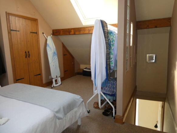 2 bed Terraced to rent Image 8
