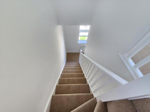 3 bed Semi-Detached to rent Image 4