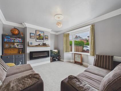 Royds Avenue, Whiston