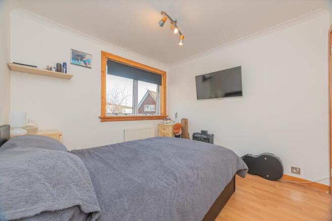 17. Bedroom 2 (2).jpg