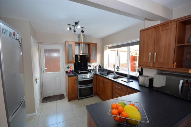 Fitted Kitchen/Di...