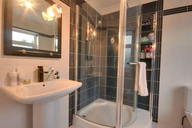 Ensuite shower room