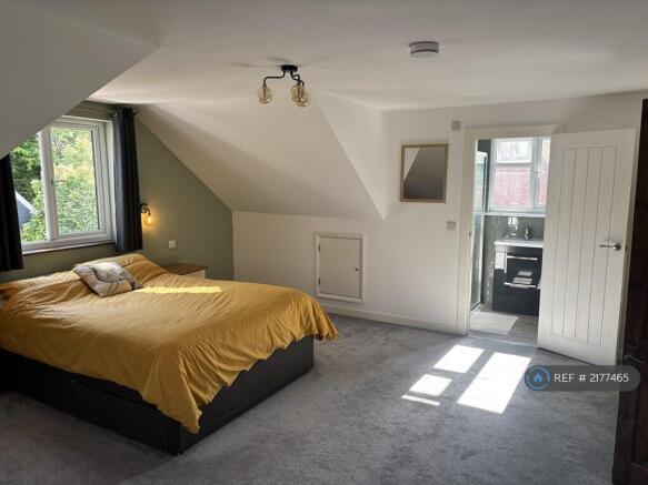 Private En-Suite Bathroom