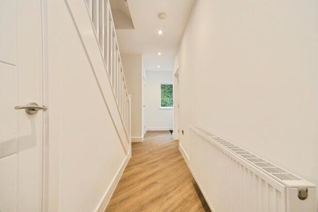 4 bed Detached for sale Image 4