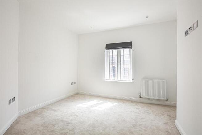 4 bed Flat for sale Image 11