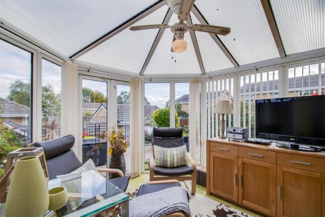 4 bed Detached for sale Image 5