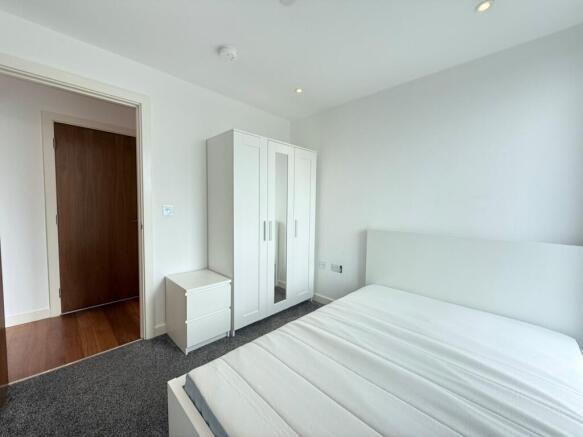 2 bed Apartment to rent Image 9