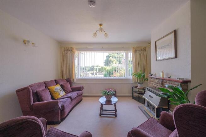 2 bed Semi-Detached Bungalow for sale Image 7