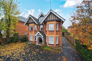 Flat 1, 23, Claremont Avenue, Woking GU22 7SF
