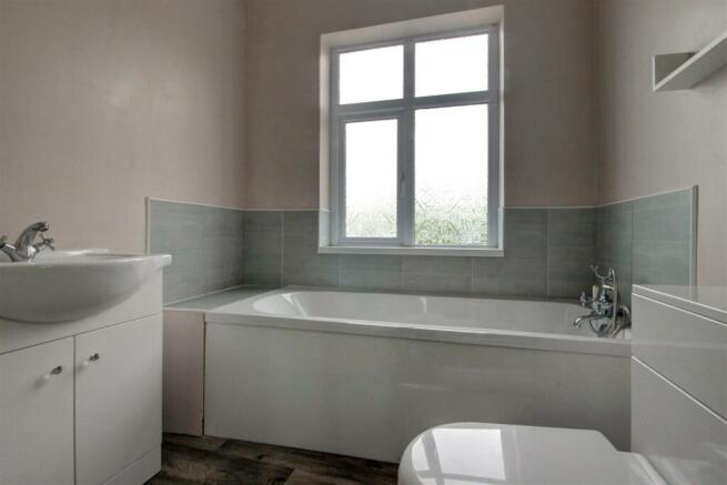 .bathroom..jpg