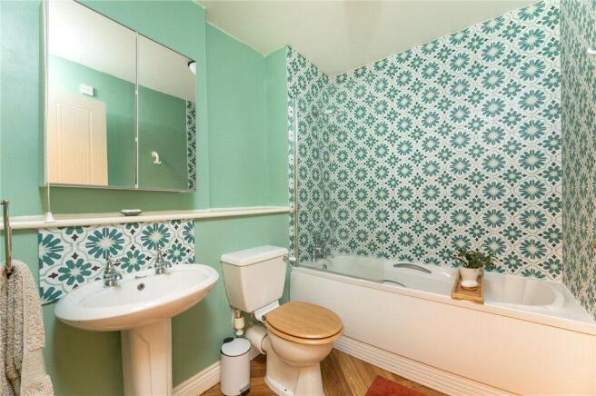 2 bed Apartment for sale Image 6