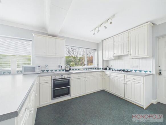 KITCHEN/DINER