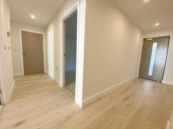 2 bed Flat for sale Image 10