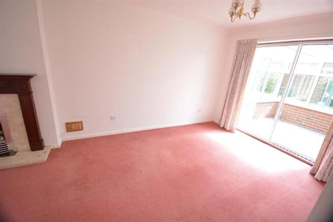 Living Room / Dining