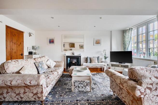 Zappo Sitting Room..jpg