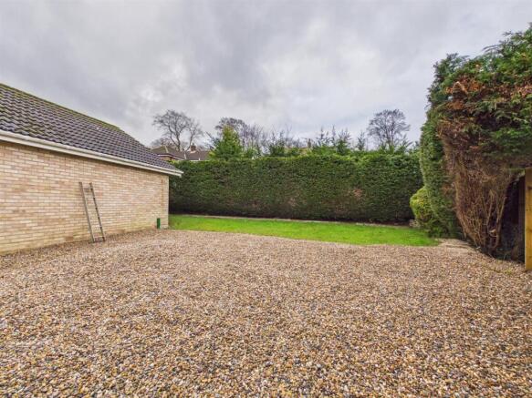 2 bed Detached Bungalow for sale Image 9