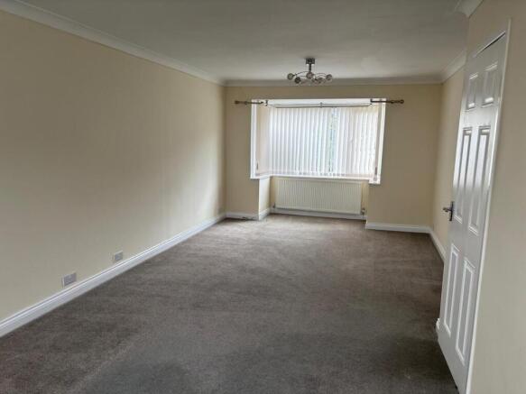 3 bed House to rent Image 4