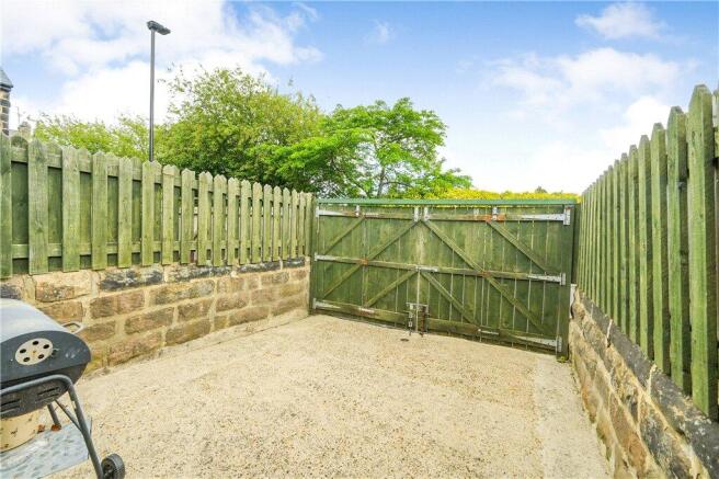 2 bed Terraced to rent Image 12