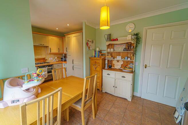 Kitchen dining room