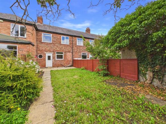 3 bed Terraced for sale Image 11