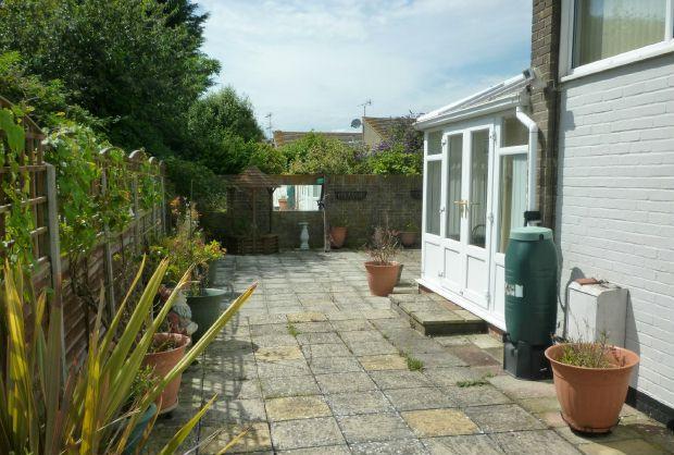 FRONT GARDEN