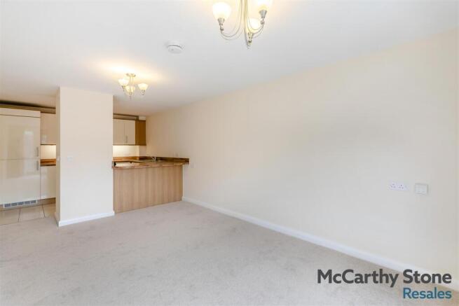 1 bed Flat for sale Image 5
