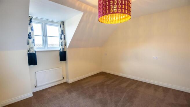 3 bed Town House to rent Image 8