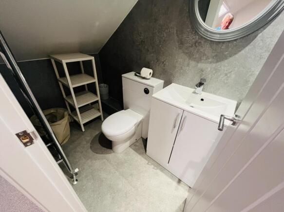 2 bed Apartment to rent Image 9