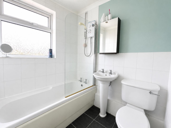 2 bed Apartment for sale Image 8