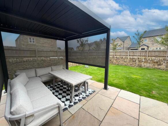 4 bed Detached for sale Image 4